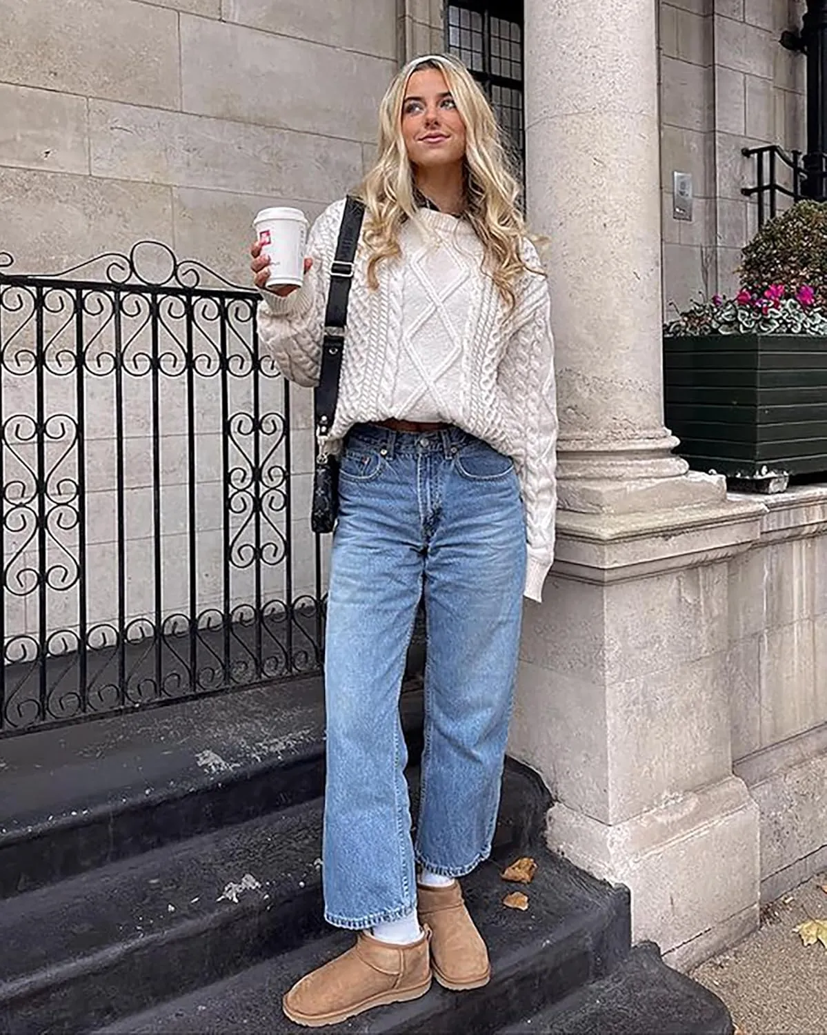 Vamtac Womens Oversized Sweaters Cable Knit Crewneck Cream Casual Vintage Loose Pullover Beige Woven Tops